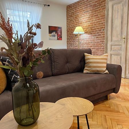 Art Apartment Glebova Lviv Ngoại thất bức ảnh