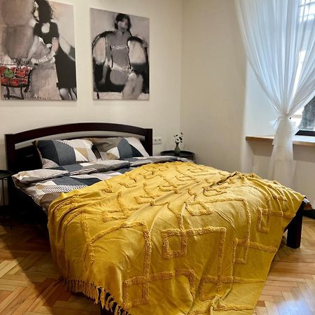 Art Apartment Glebova Lviv Ngoại thất bức ảnh