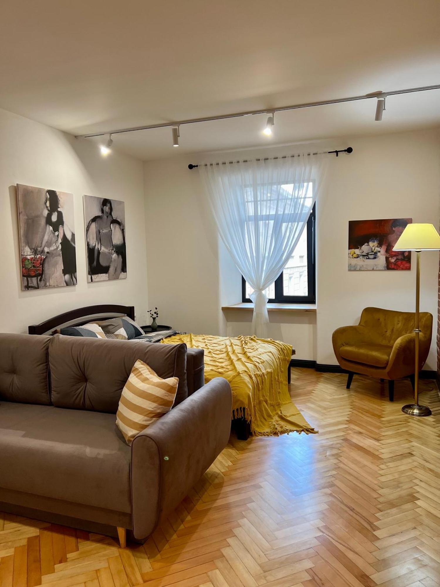 Art Apartment Glebova Lviv Ngoại thất bức ảnh