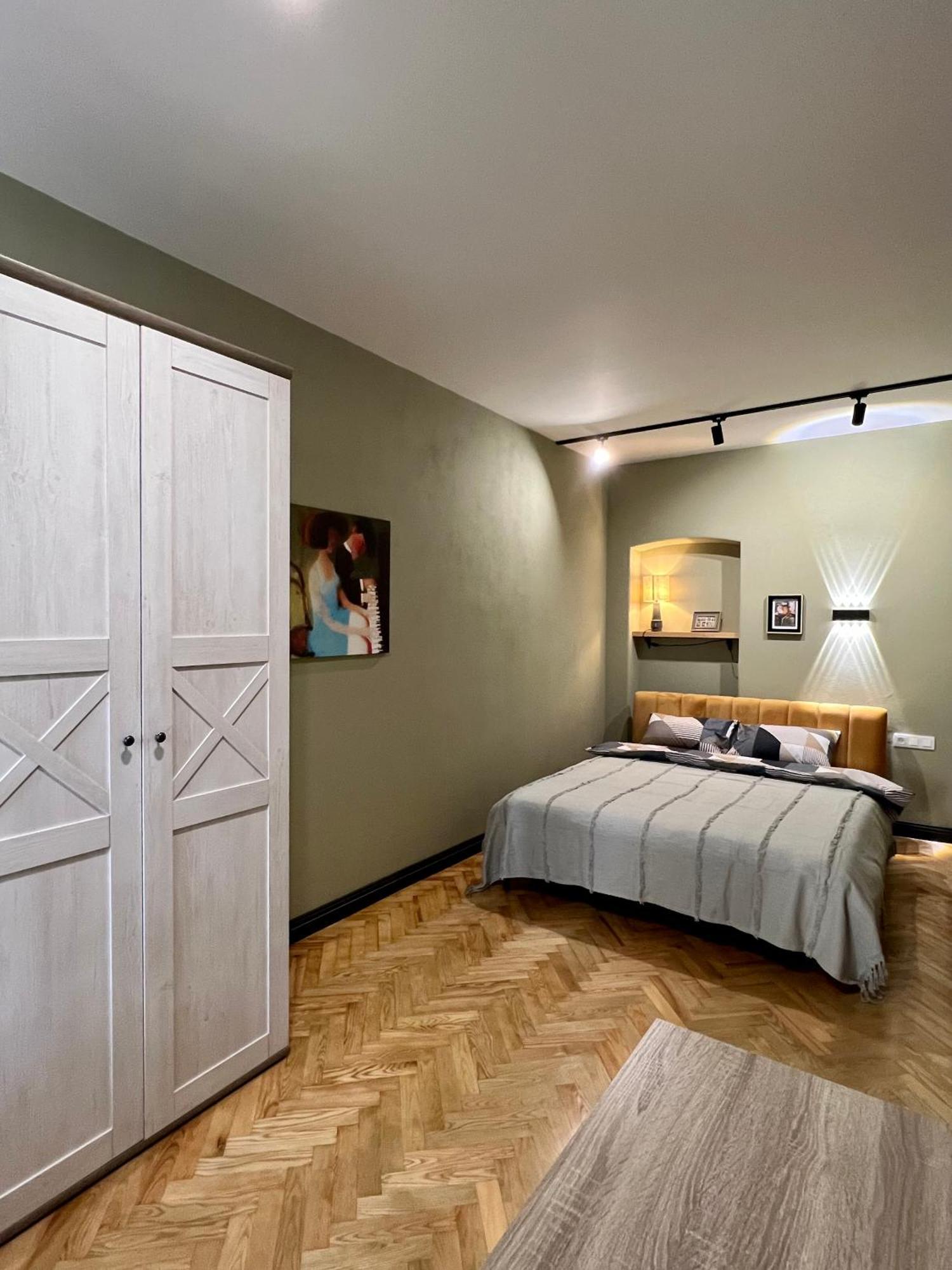 Art Apartment Glebova Lviv Ngoại thất bức ảnh