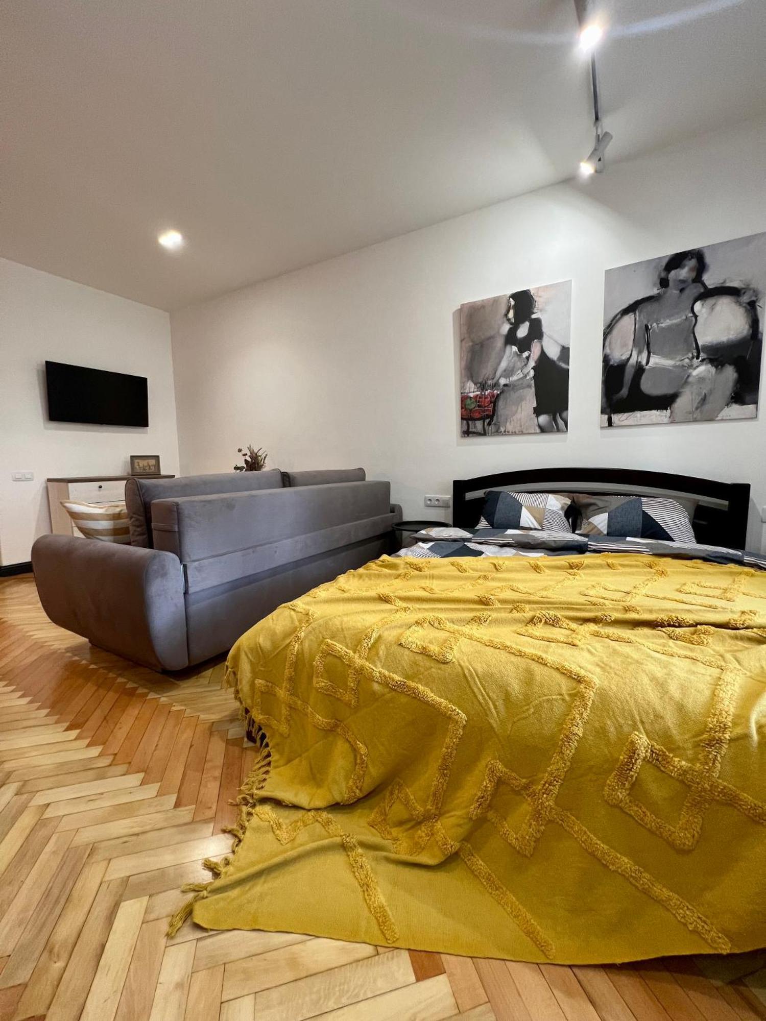 Art Apartment Glebova Lviv Ngoại thất bức ảnh