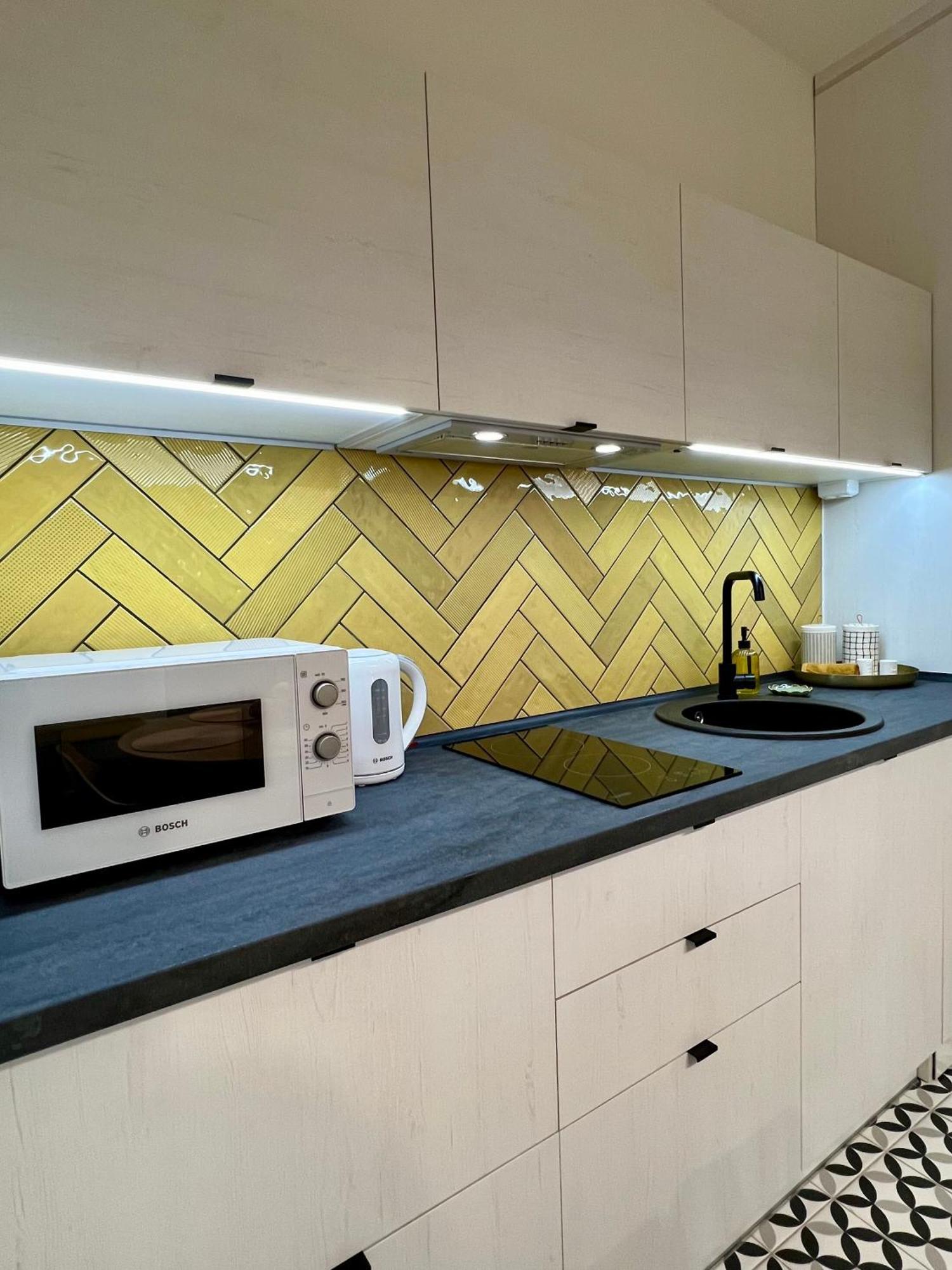 Art Apartment Glebova Lviv Ngoại thất bức ảnh