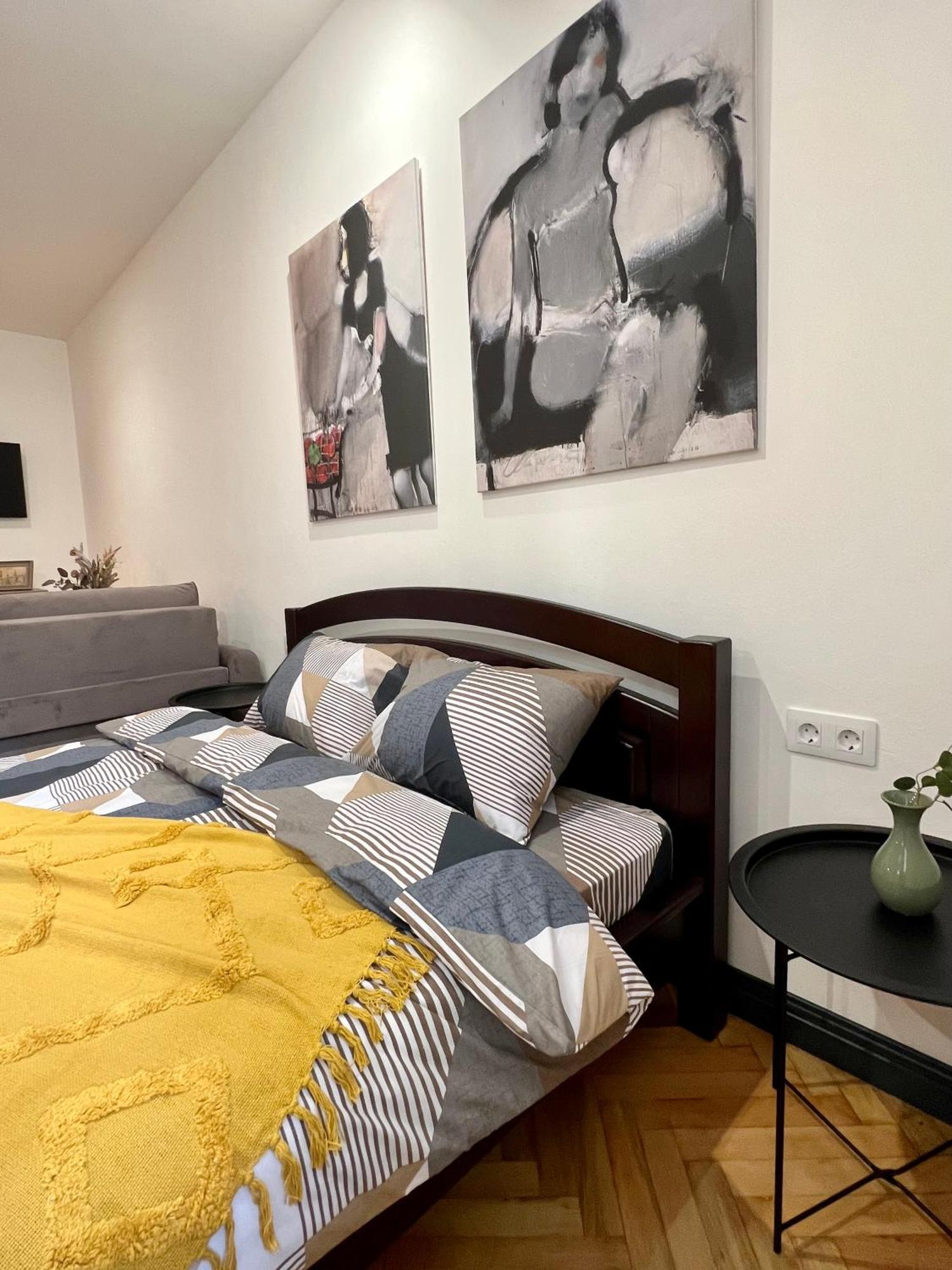 Art Apartment Glebova Lviv Ngoại thất bức ảnh