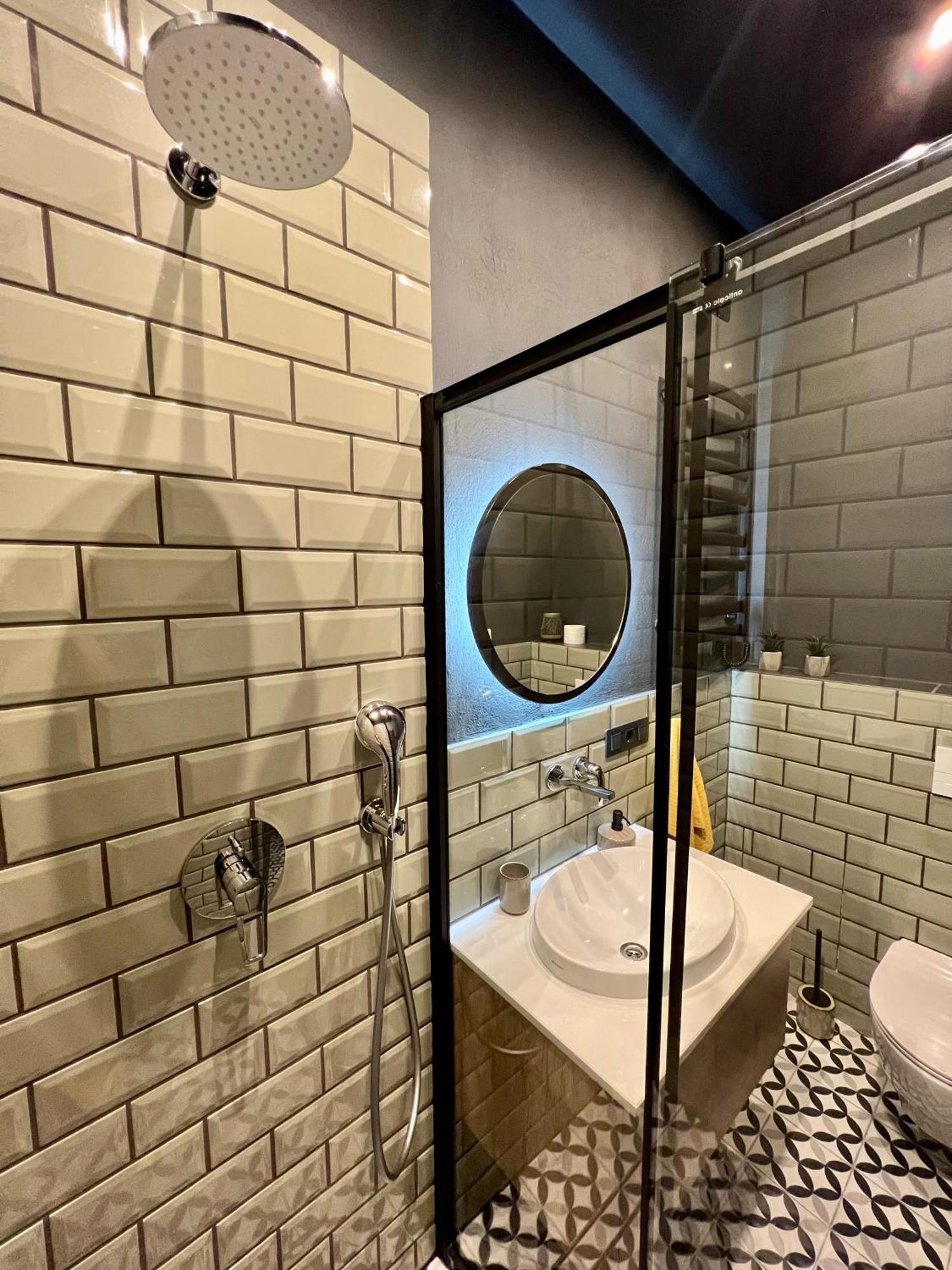 Art Apartment Glebova Lviv Ngoại thất bức ảnh